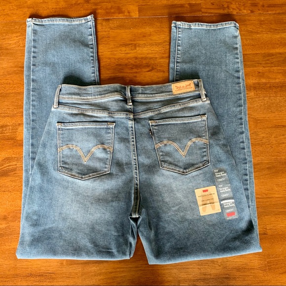 ❌SOLD Women's Levis 512 Perfectly Slimming Straigh - Picture 6 of 7